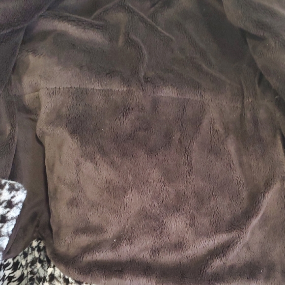 Widgeon Stylish Houndstooth Kids Coat - Picture 9 of 11